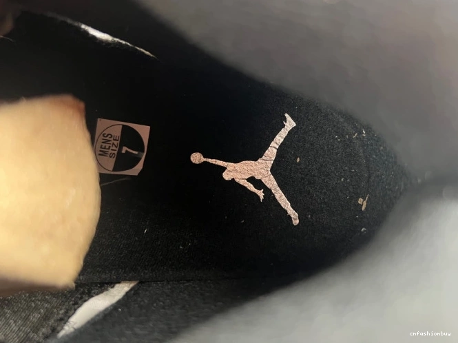 5 JORDAN AIR RETRO DD0587-110 'WHITE BLACK' 1207